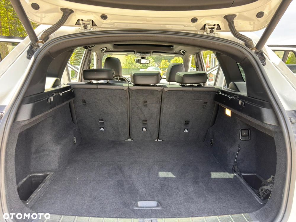 BMW X1 xDrive25i GPF xLine - 16