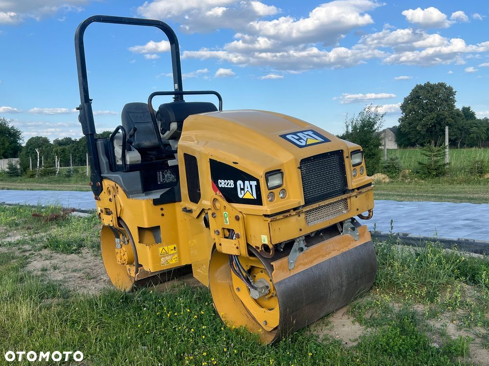 Caterpillar Walec drogowy CAT 100cm CB22B 2017r  zagęszczarka Catepillar CB 22 B Szer 100 cm Wibracja na oba bębny Zbiorniki na wodę Bomag  2,5 tony 24KW - 1