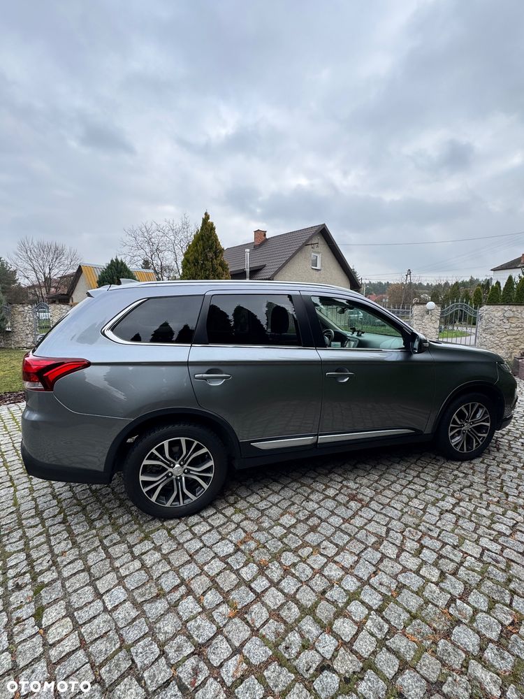 Mitsubishi Outlander 2016 photo 2
