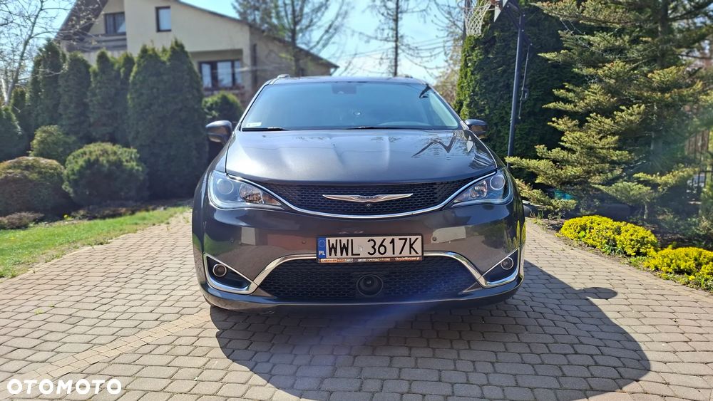 Chrysler Pacifica - 3