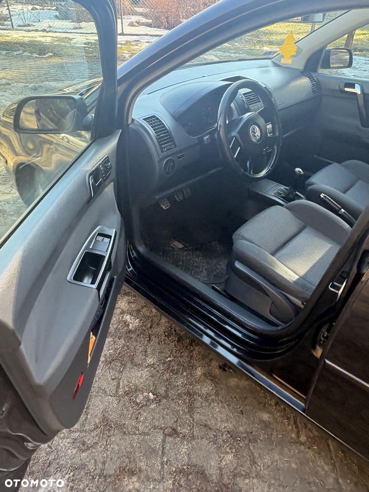 Volkswagen Polo - 2