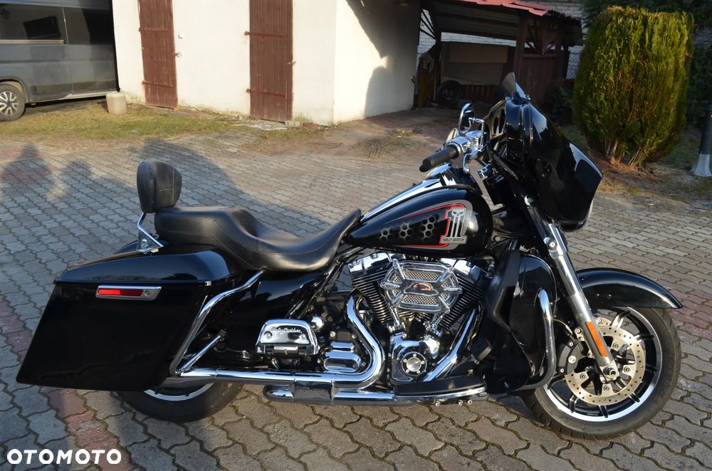 Harley-Davidson Touring Street Glide - 27