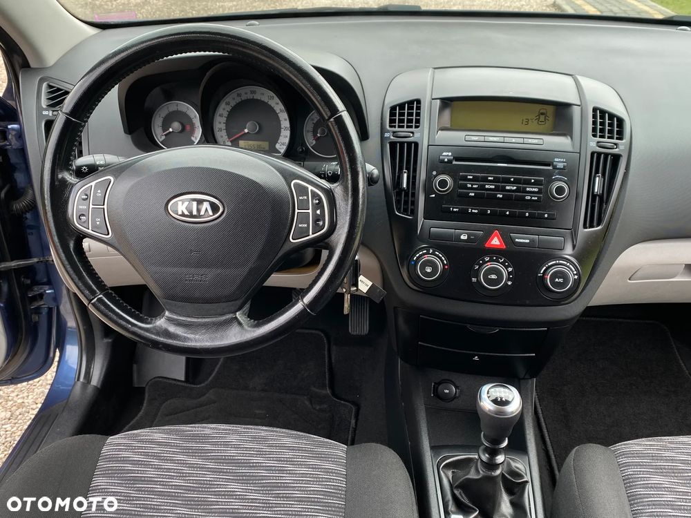 Kia Ceed 1.4 CVVT Attract - 23