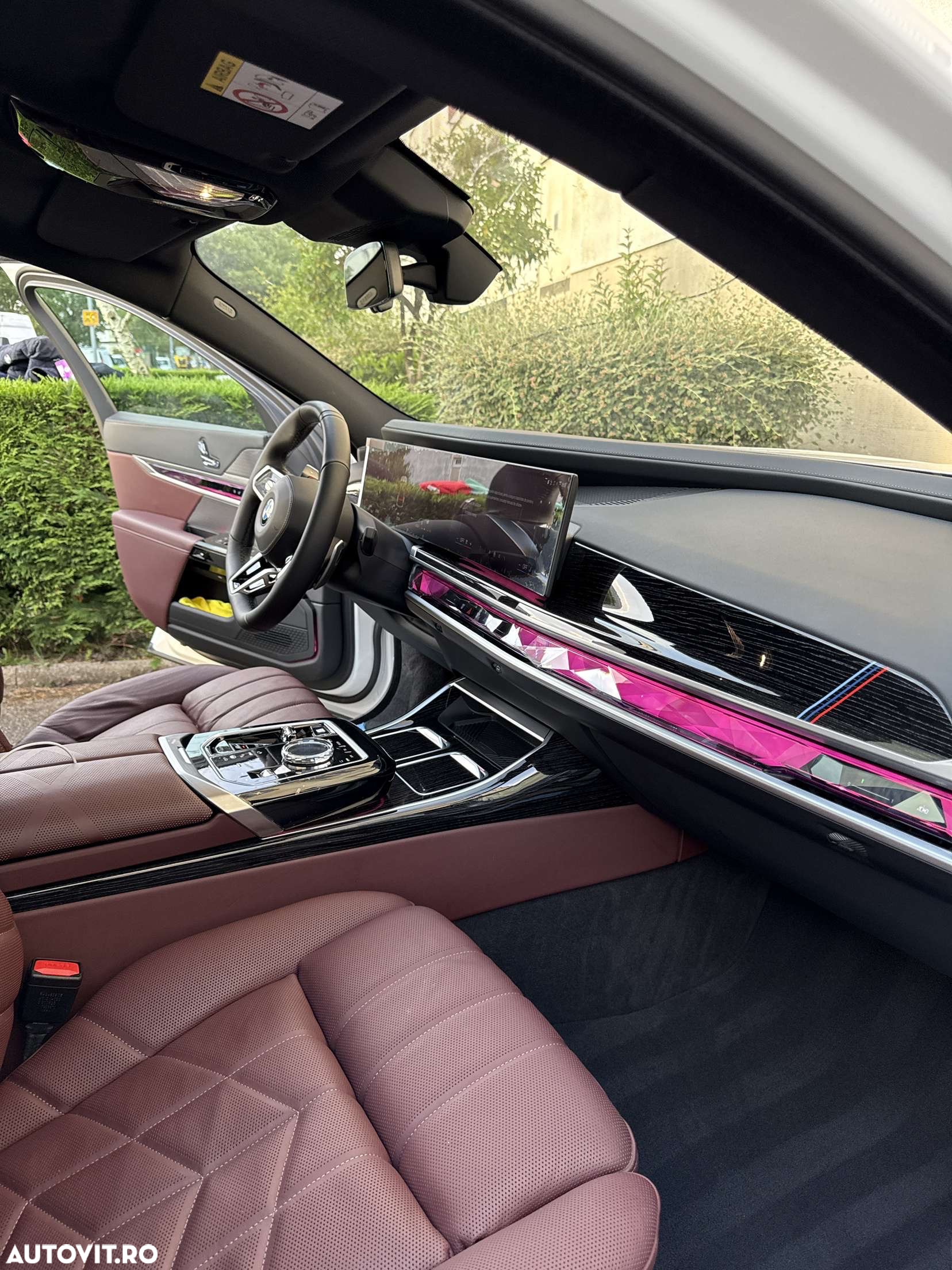 BMW Seria 7 740d xDrive MHEV - 14