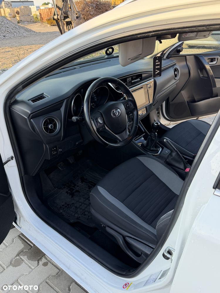 Toyota Auris - 34