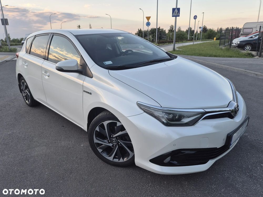 Toyota Auris - 1