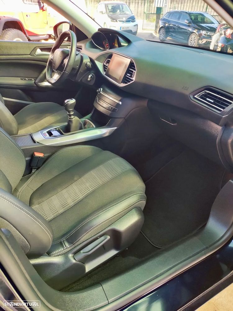 Peugeot 308 SW 1.5 BlueHDi Allure - 15