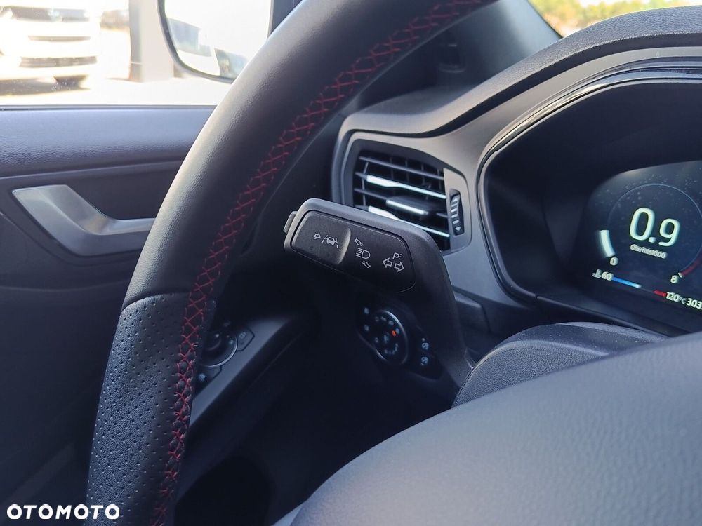 Ford Focus 1.0 EcoBoost mHEV ST-Line Design - 32