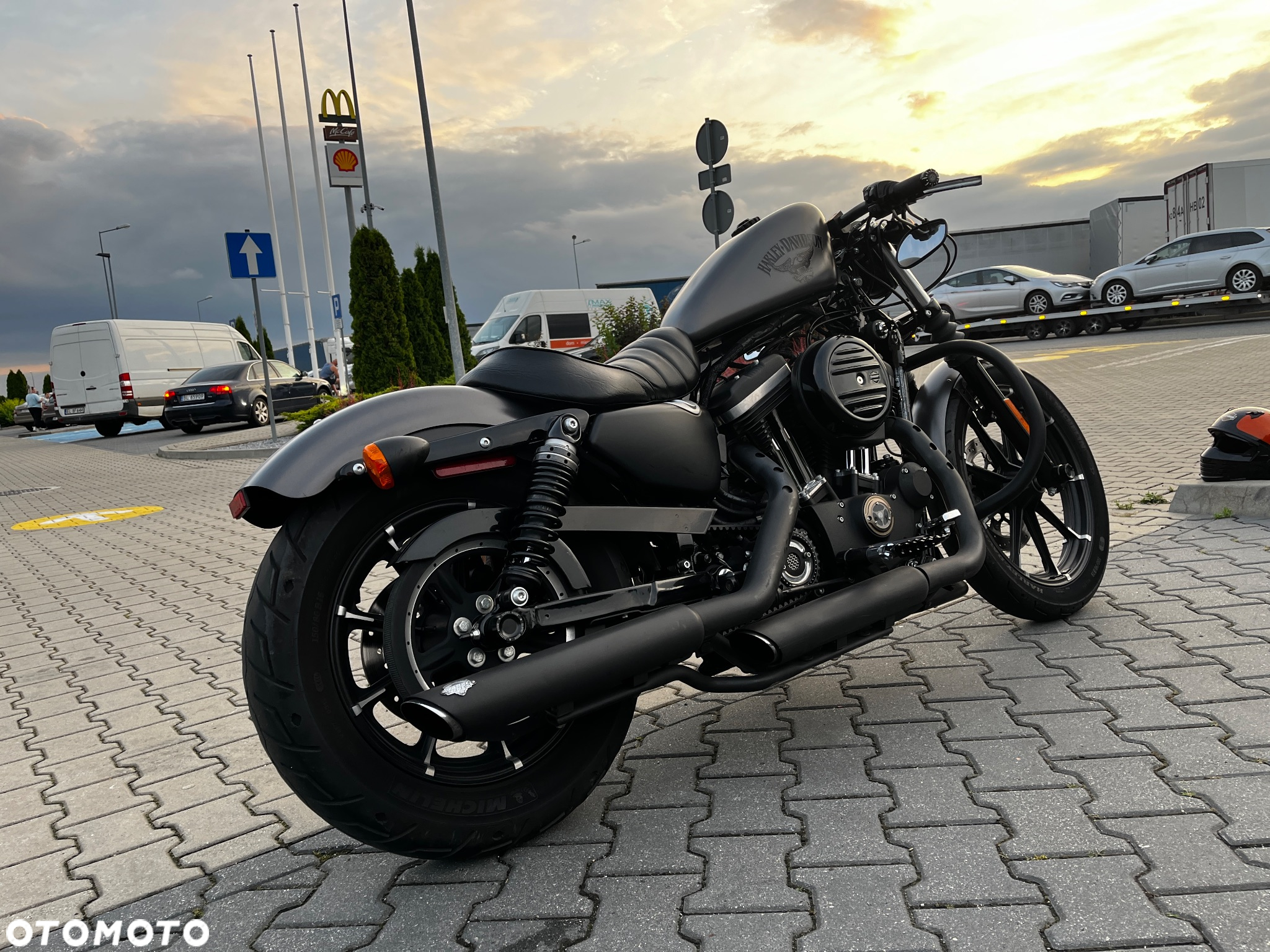 Harley-Davidson Sportster Iron 883 - 3