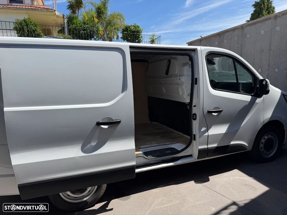 Renault Trafic 2.0 IVA Dedutível 3Lugares L1H1 - 8