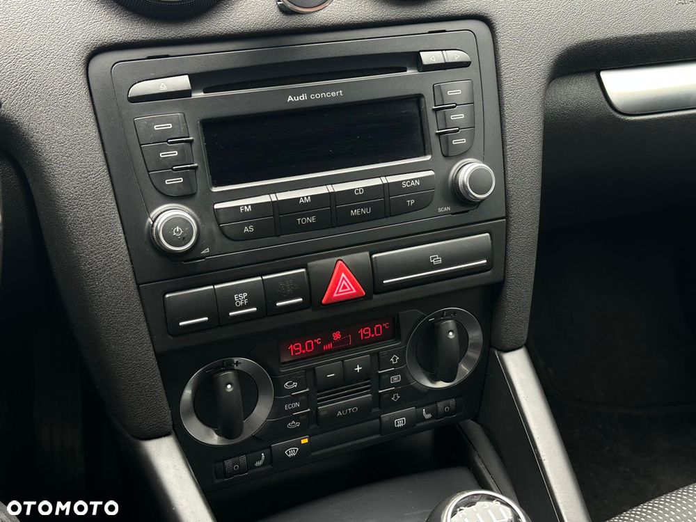 Audi A3 Sportback 1.6 Ambiente - 8