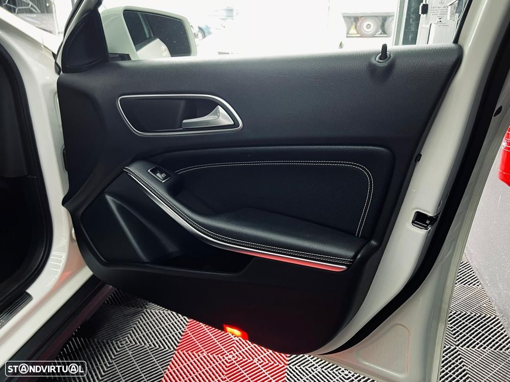 Mercedes-Benz GLA 180 CDI Urban Aut. - 35