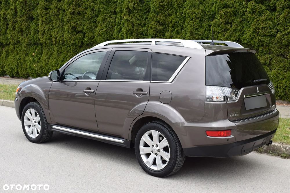 Mitsubishi Outlander 2.0 DID Intense + SE - 3