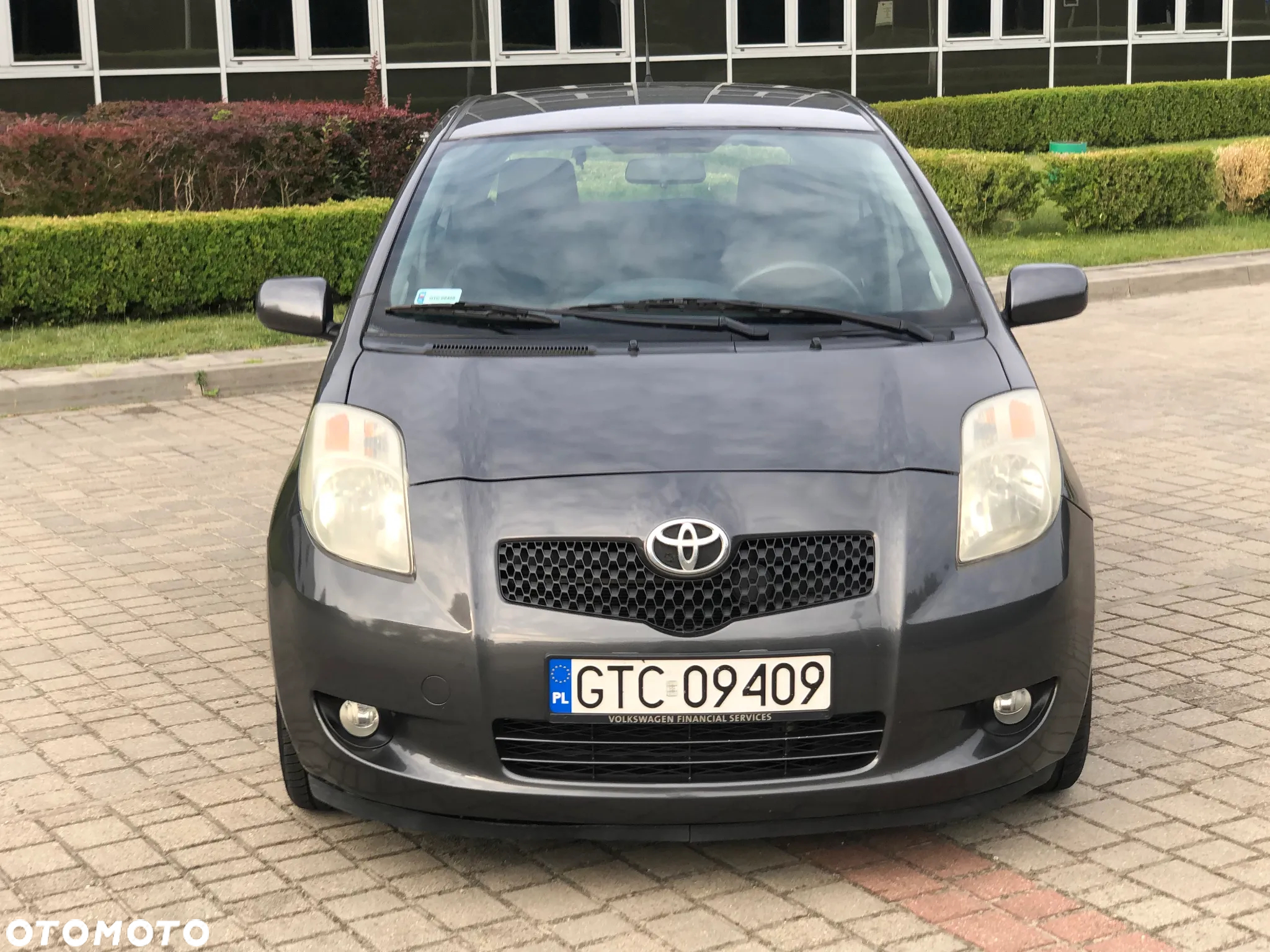 Toyota Yaris - 12