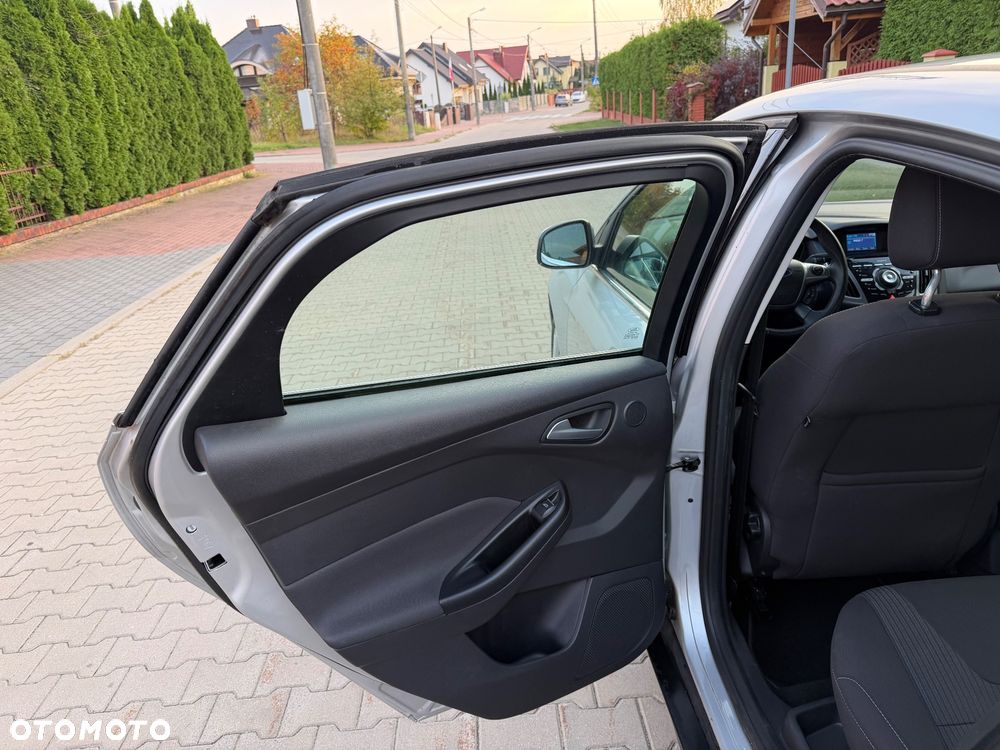 Ford Focus 1.6 Ti-VCT Titanium - 24