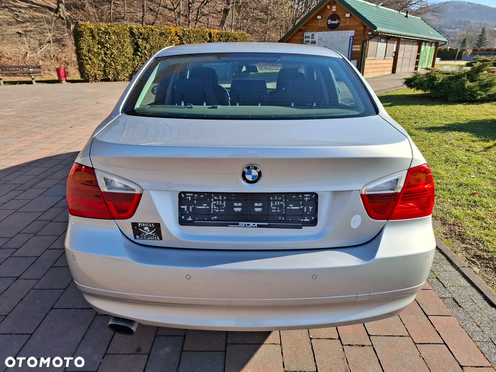 BMW Seria 3 318i Edition Exclusive - 4