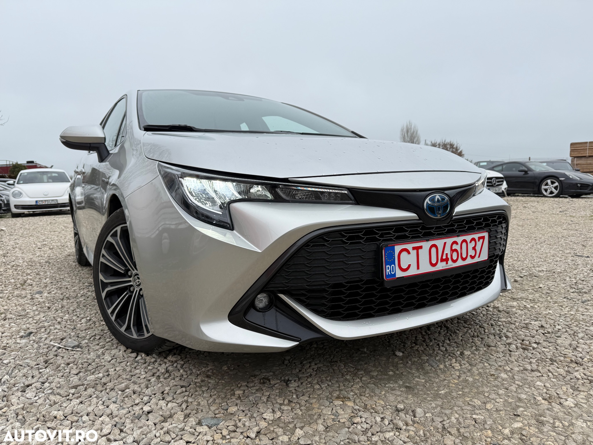 Toyota Corolla 2.0 Hybrid Lounge - 32