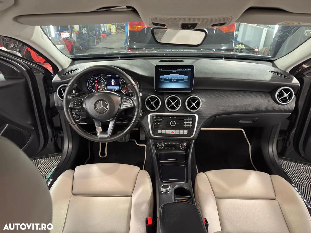 Mercedes-Benz A - 11