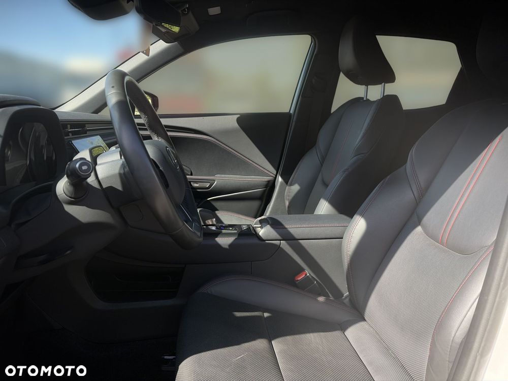 Lexus LBX 1.5 Hybrid Emotion - 13
