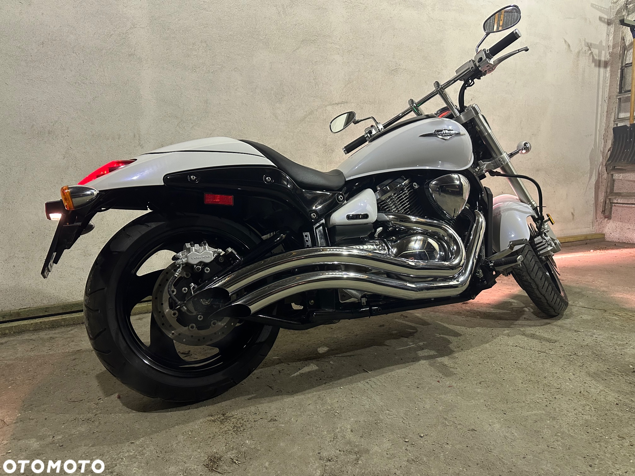 Suzuki Intruder - 6