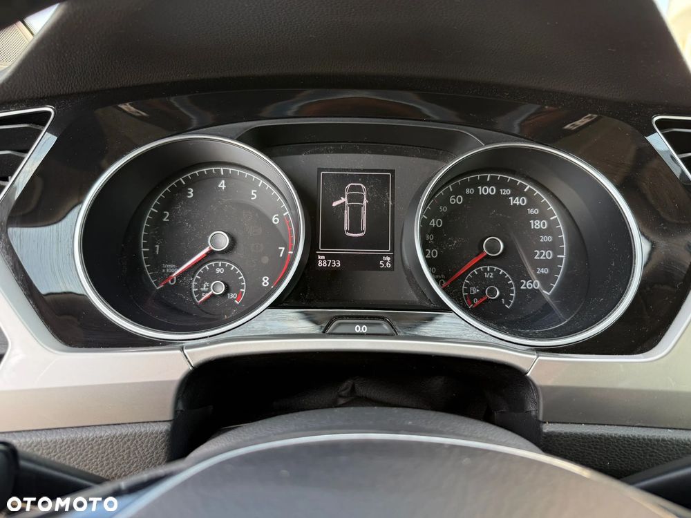Volkswagen Touran 1.2 TSI BMT Comfortline - 6