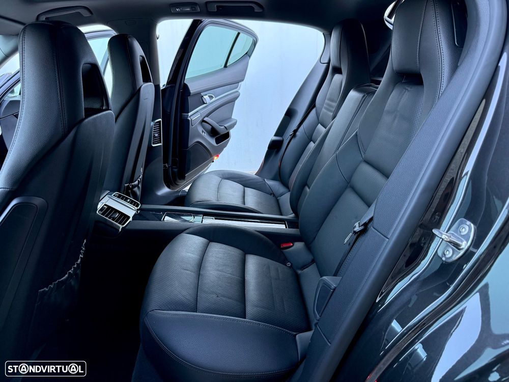 Porsche Panamera Platinum Edition - 43