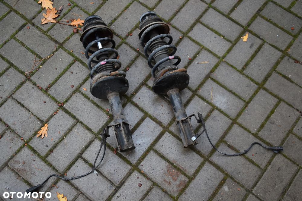 Dacia Logan I 04-12 1.5 dci Amortyzator prawy lewy MacPherson Kolumna prawa lewa - 1