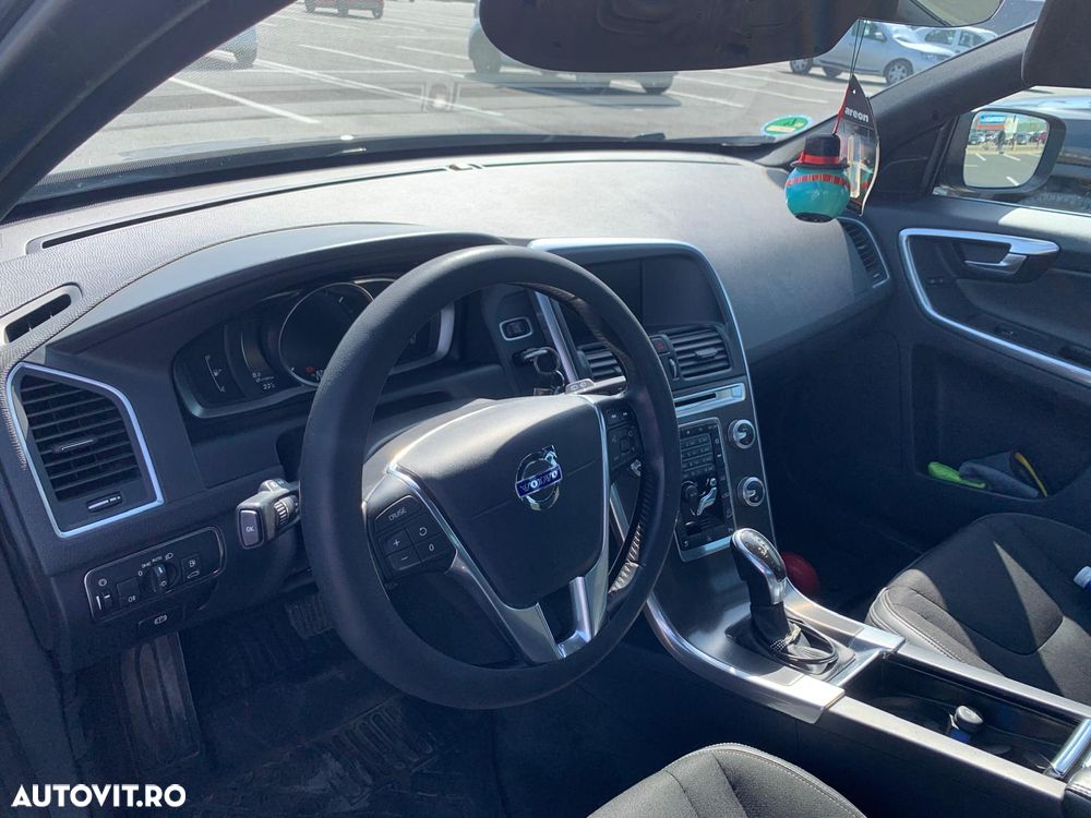 Volvo XC 60 D4AWD Kinetic - 4
