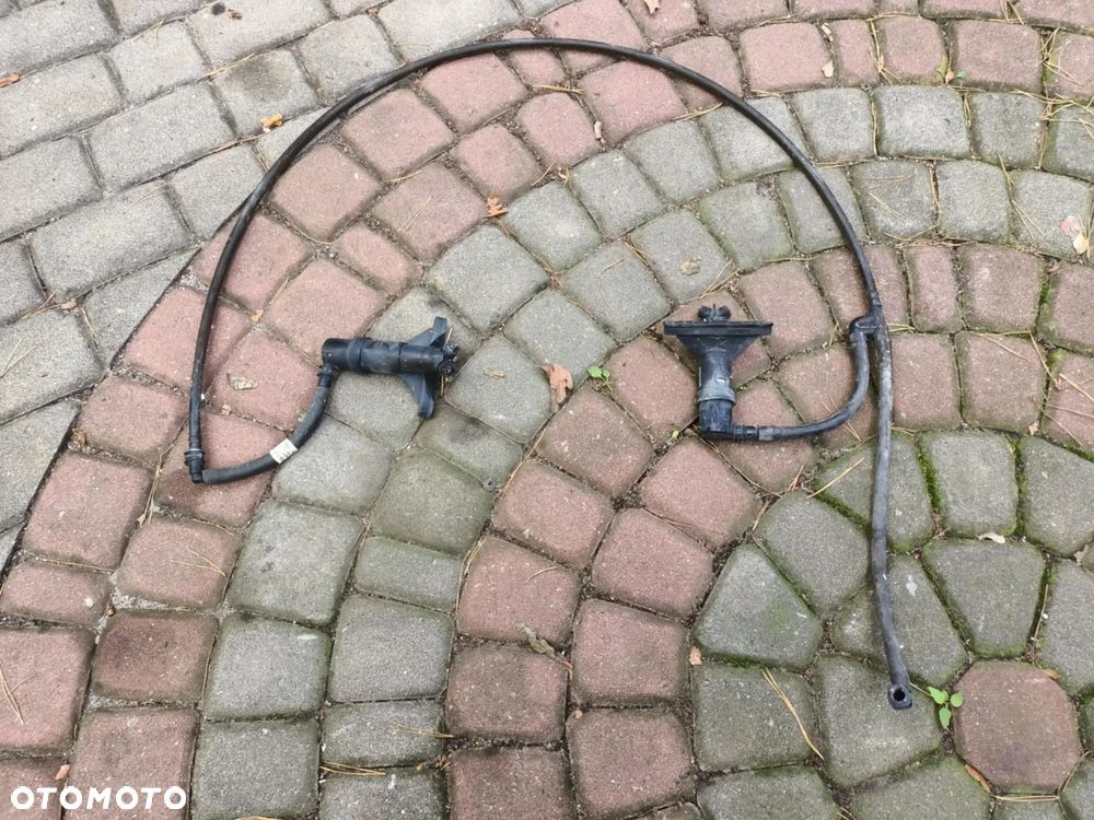 Przwód wąż spryskiwaczy lamp świateł xenon BMW E60 E61 spryskiwacz lewy prawy