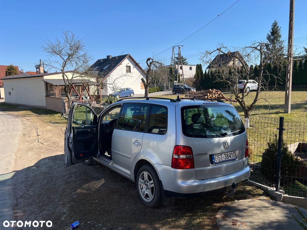 Volkswagen Touran 2.0 TDI Highline - 4