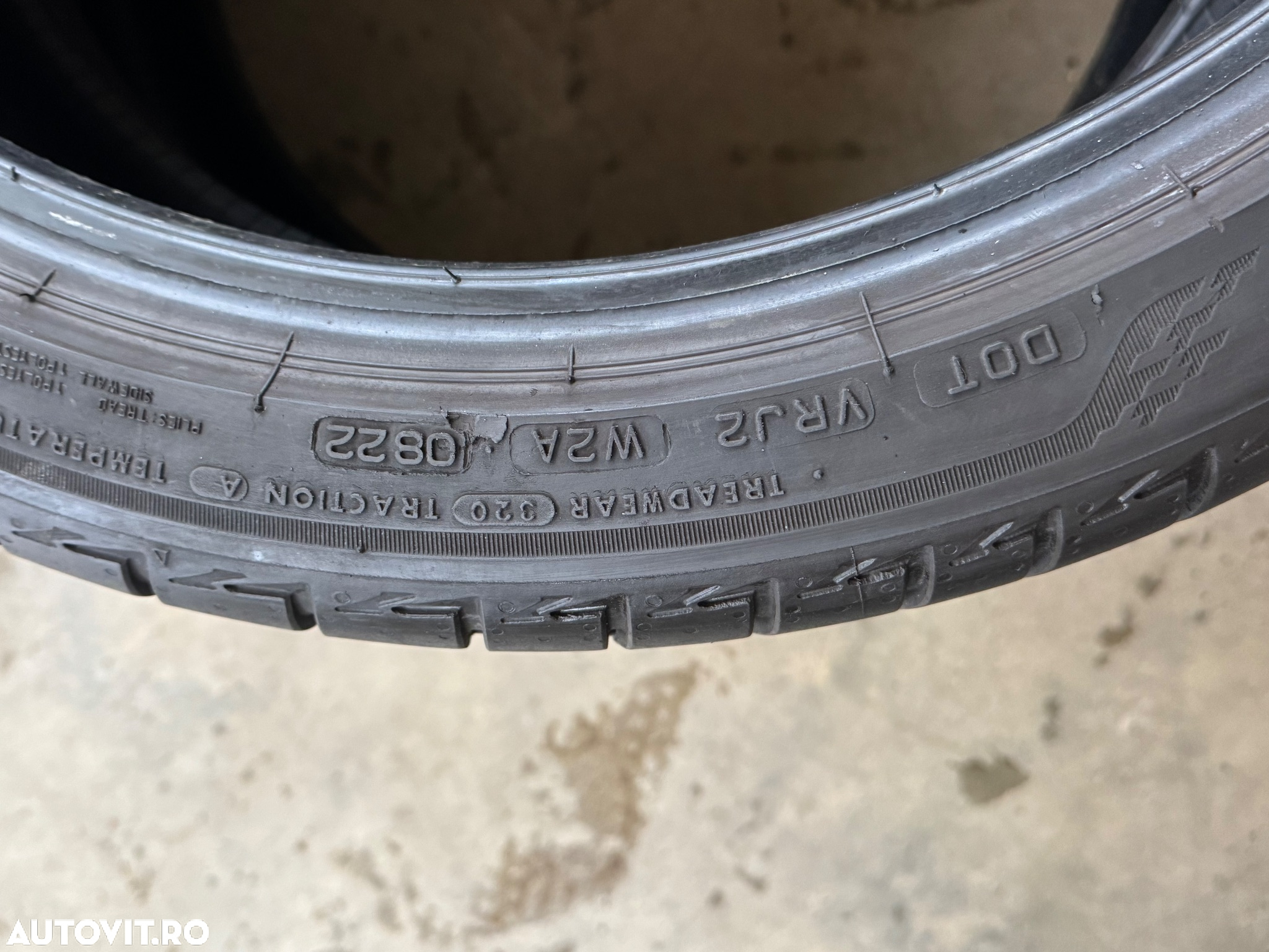 Vând 2 anvelope 225/40/19 bridgestone de vară ca noi - 8