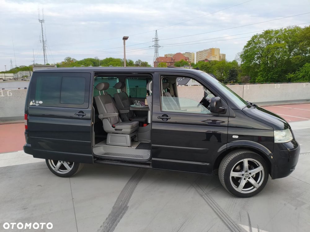 Volkswagen Multivan - 10