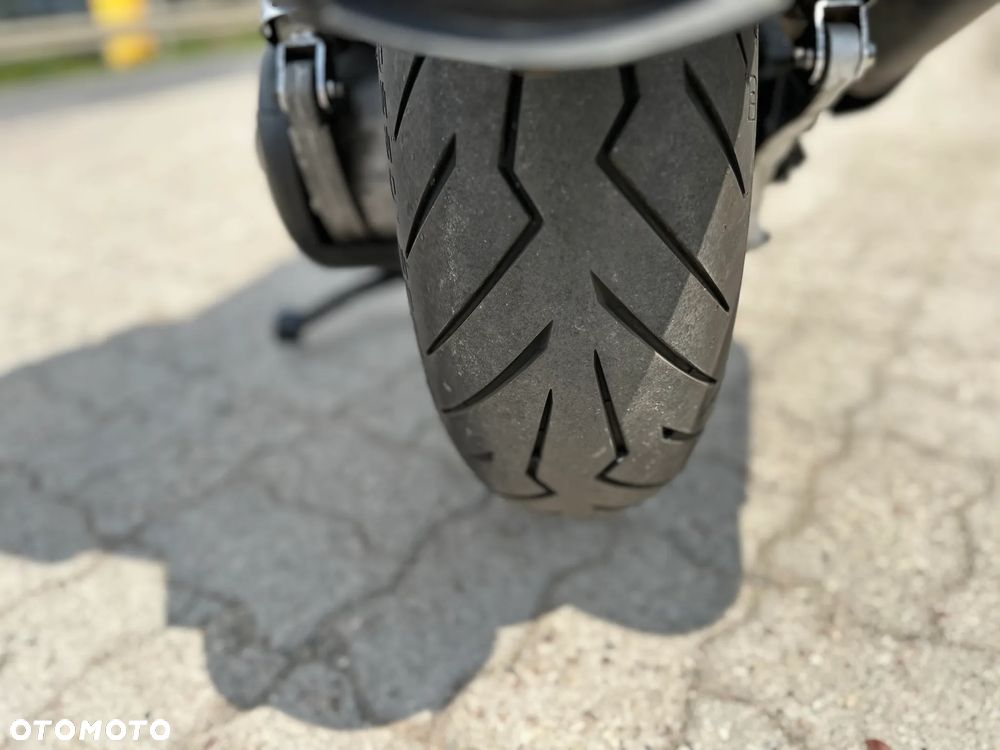 Suzuki Burgman - 14