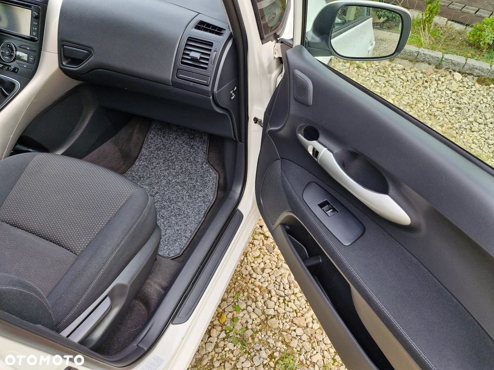 Toyota Auris 1.6 Prestige - 22