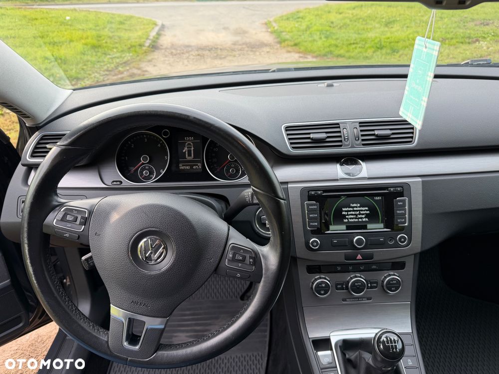 Volkswagen Passat 2.0 TDI Comfortline - 10