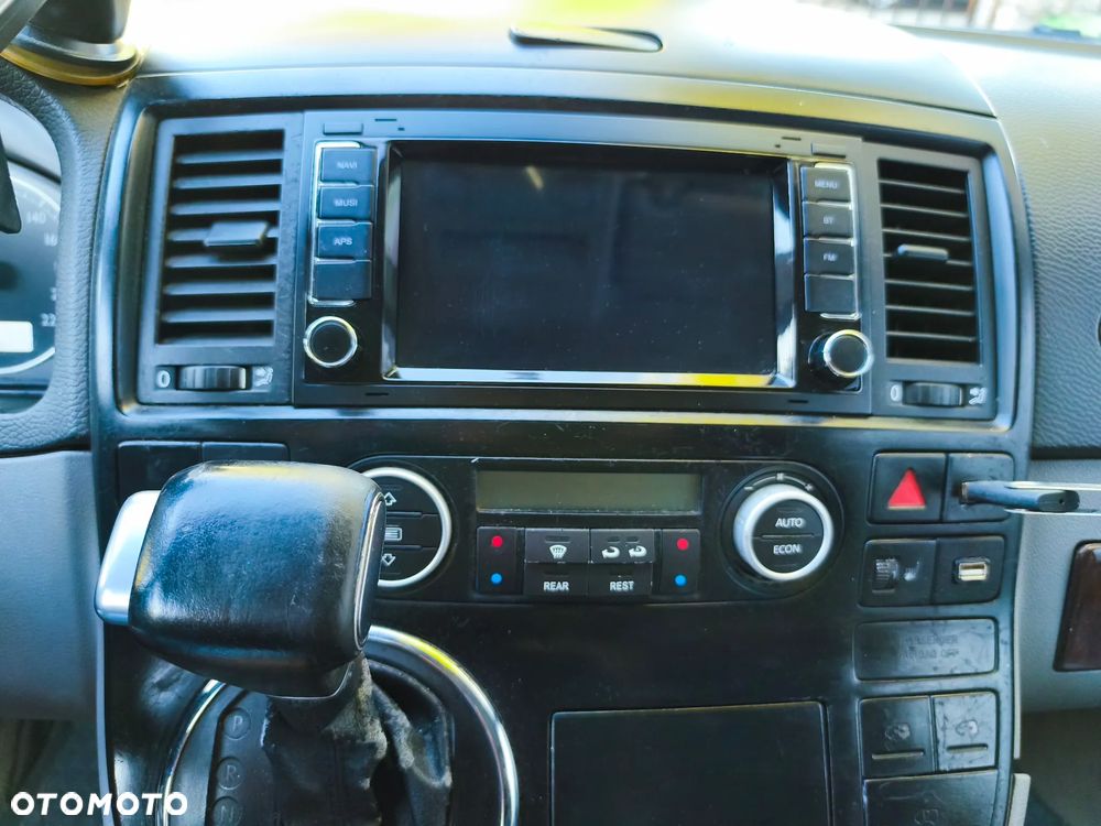 Volkswagen Multivan - 21