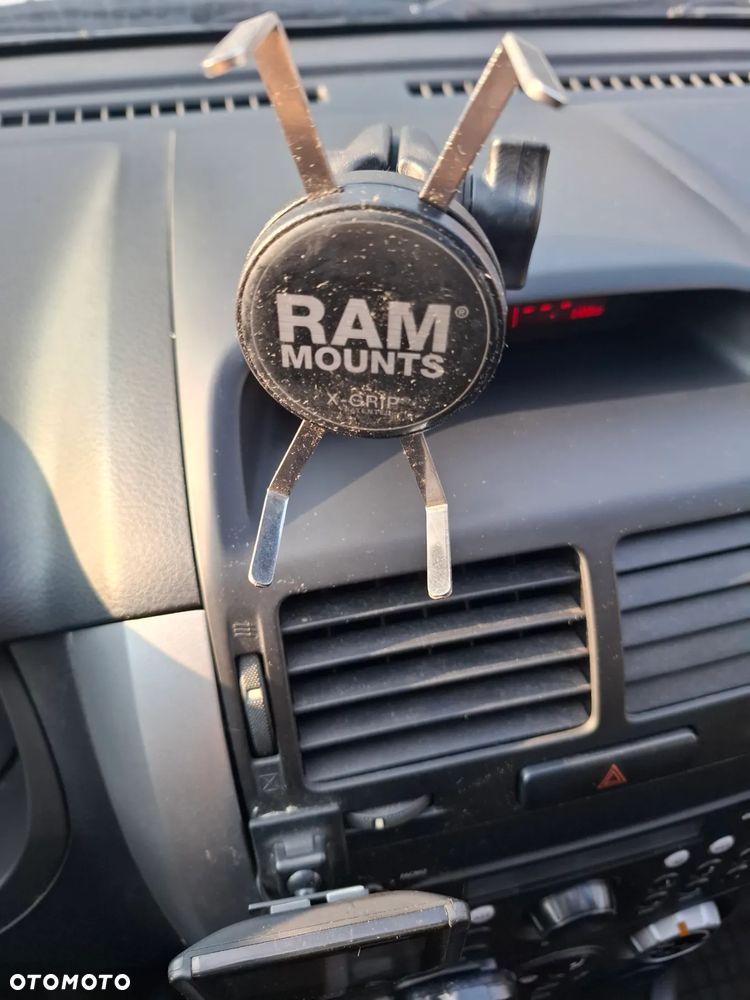 Suzuki Grand Vitara 2.0 - 24