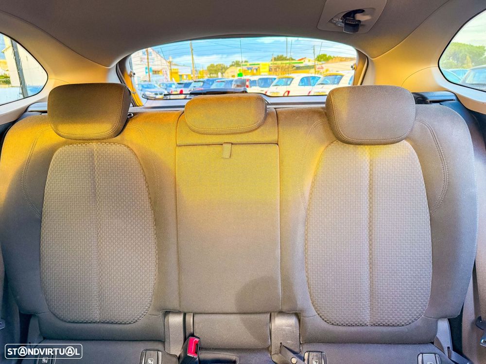 BMW X1 16 d sDrive Advantage - 9