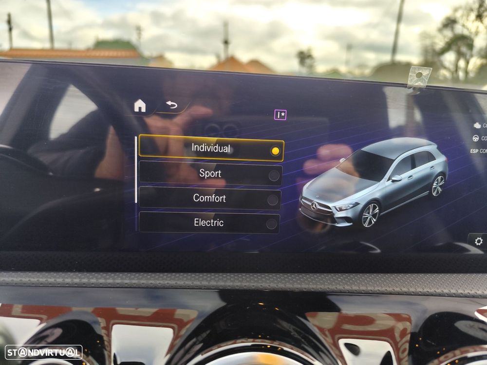 Mercedes-Benz A 250 e AMG Line - 18