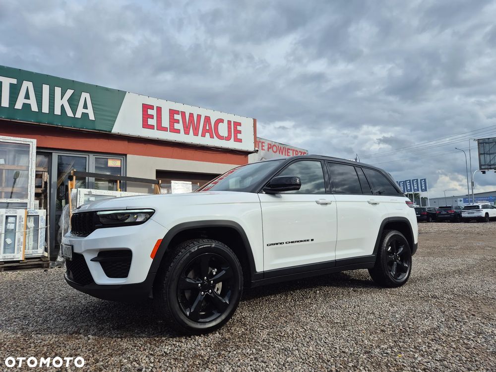 Jeep Grand Cherokee - 25