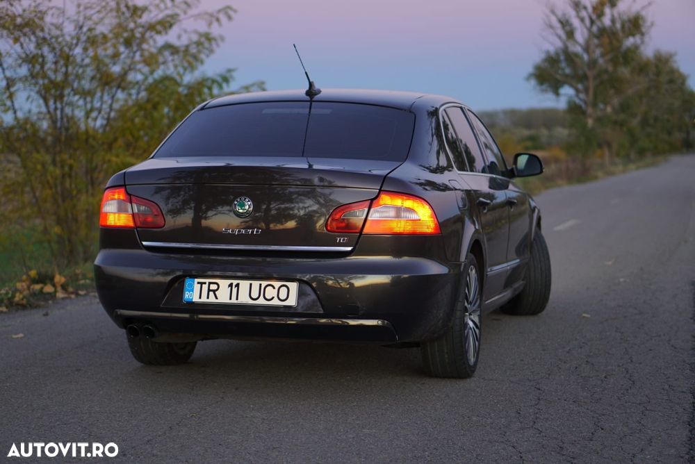 Skoda Superb 2.0 TDI Elegance - 5