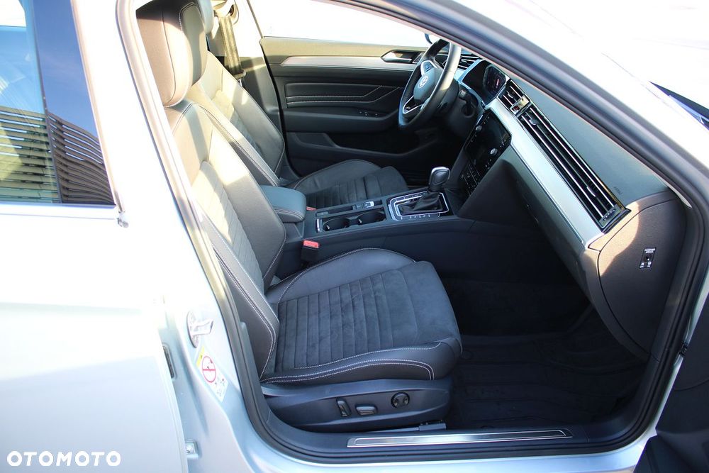 Volkswagen Passat Variant 2.0 TDI SCR Elegance DSG - 18