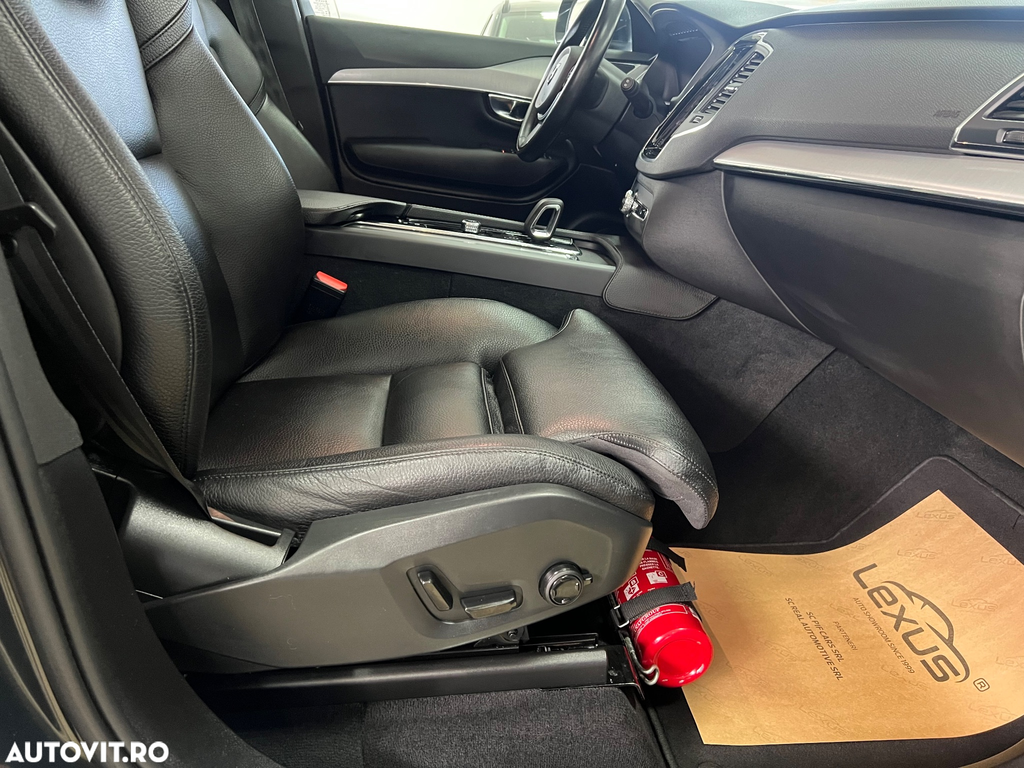 Volvo XC 90 T8 AWD Recharge Geartronic Inscription Edition - 4