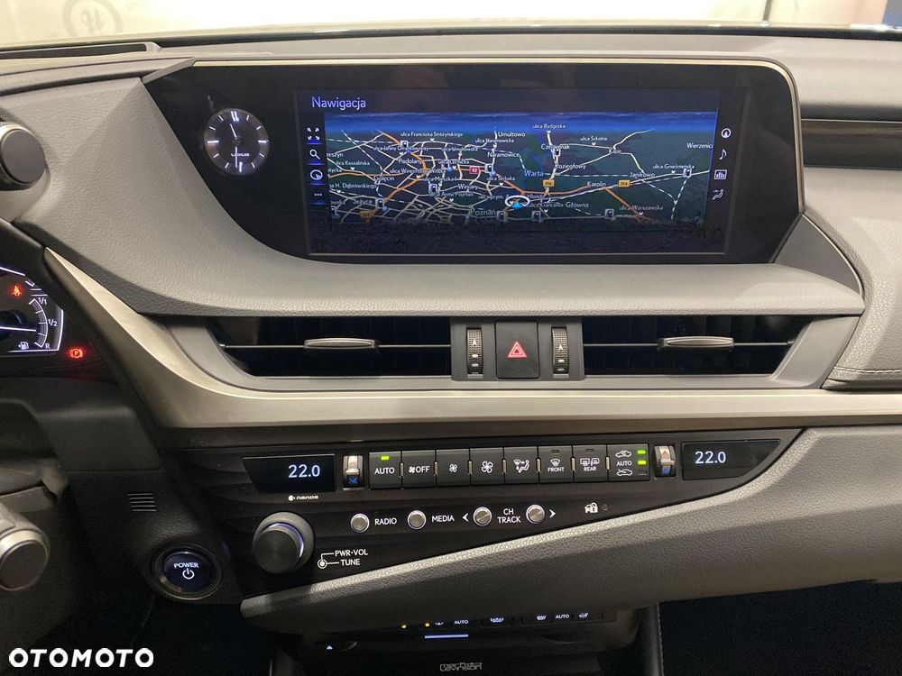 Lexus ES 300h Omotenashi - 16