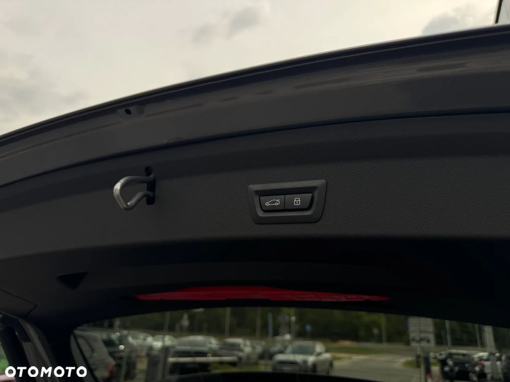 BMW Seria 1 120 mHEV - 15