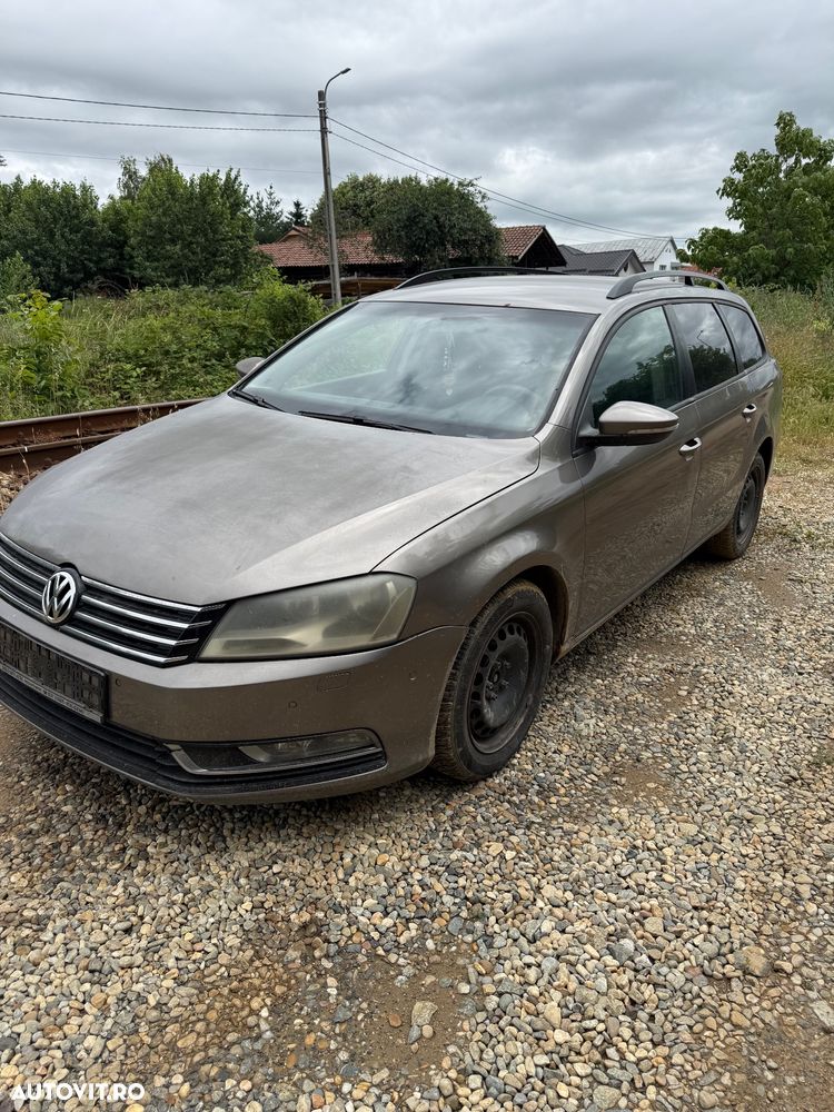 Volkswagen Passat 1.6 TDI BlueMotion Technology Comfortline - 2