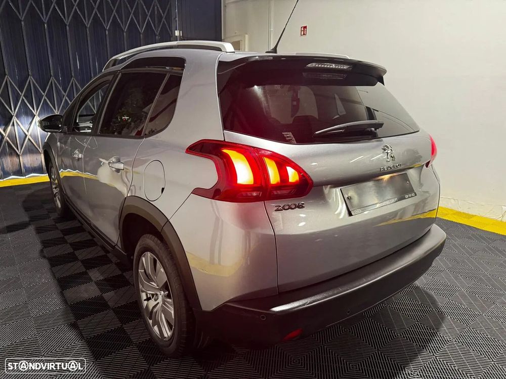 Peugeot 2008 1.2 PureTech Allure - 10