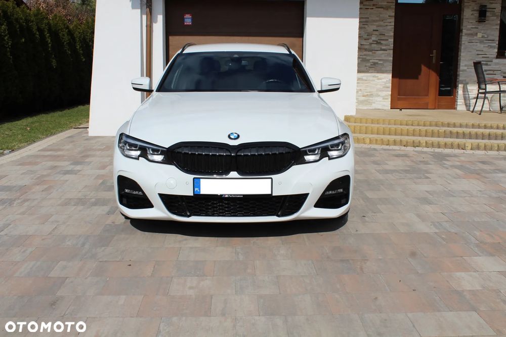BMW Seria 3 320i M Sport - 9
