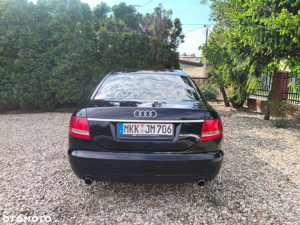 Audi A6 Limousine 2.4 - 12