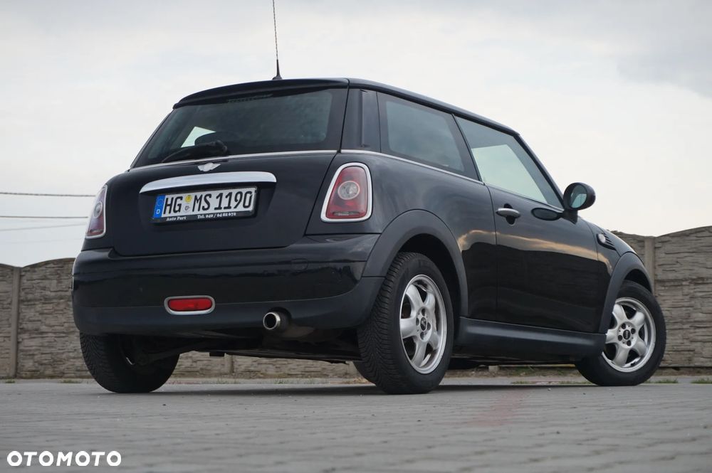 MINI Cooper Standard - 5